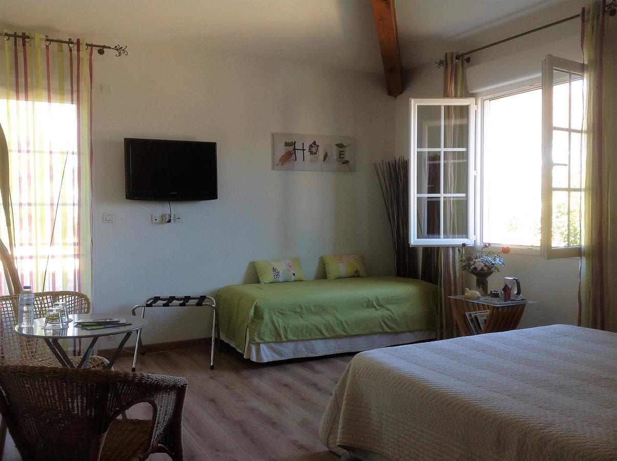Chambres D'Hotes La Colombiere Colombiers  Ngoại thất bức ảnh