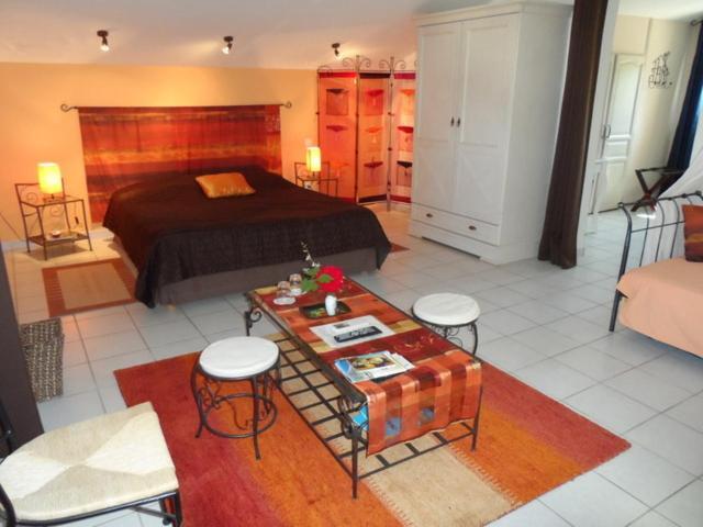 Chambres D'Hotes La Colombiere Colombiers  Phòng bức ảnh